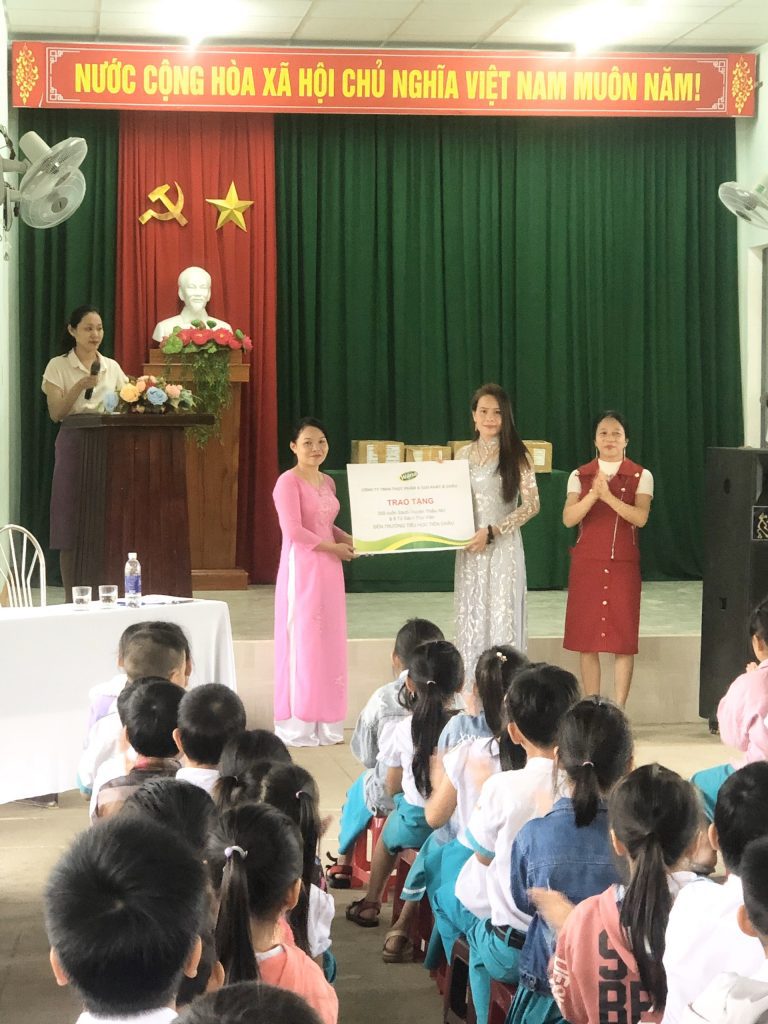 “FRIENDLY LIBRARY” PROGRAM AT PRIMARY SCHOOL IN QUANG NAM PROVINCE